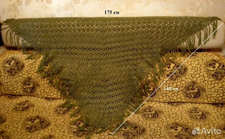 Ажурная вязаная шаль