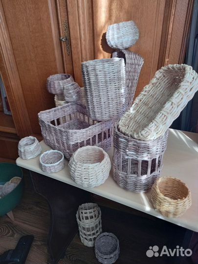 Плетеные лукошка из бумажной лозы