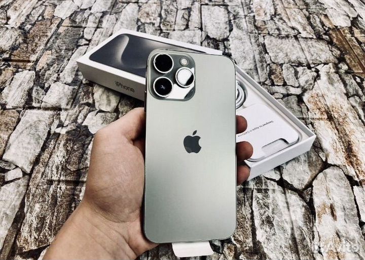Apple iPhone XR в корпусе 15 Pro
