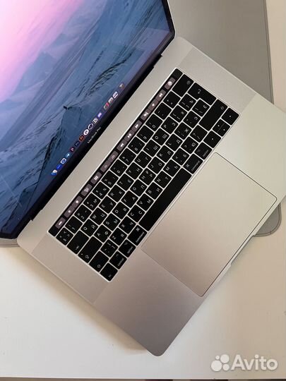 Macbook Pro 15 2017 i7 16/512 GB