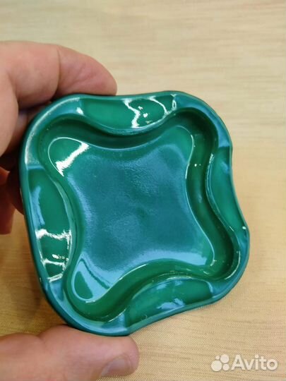 Пепельница малахитовое стекло