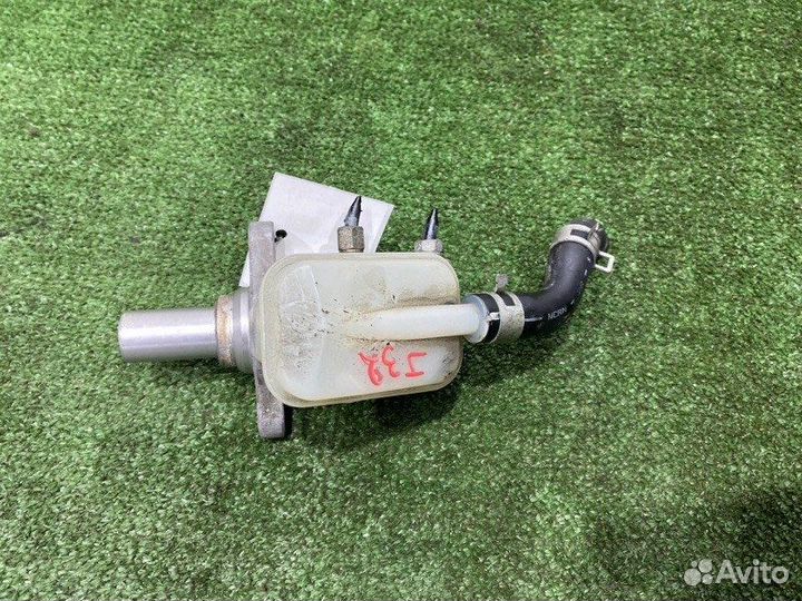 Главный тормозной цилиндр Nissan Teana J32 vq25de