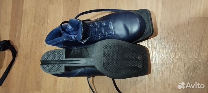 Лыжные ботинки размер 39