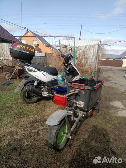 Скутер с прицепом