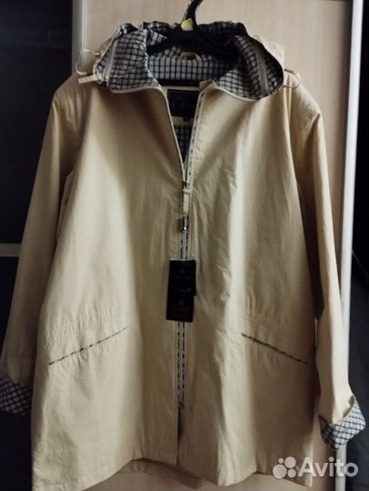 Новая ветровка. По груди 120см