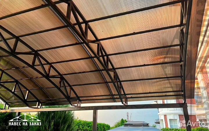 Навес из сотового поликарбоната