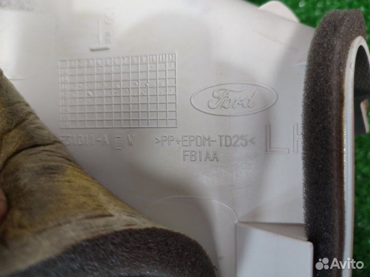 Накладка задней стойки левая Ford Focus 3 седан