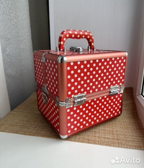 Чемодан для косметики