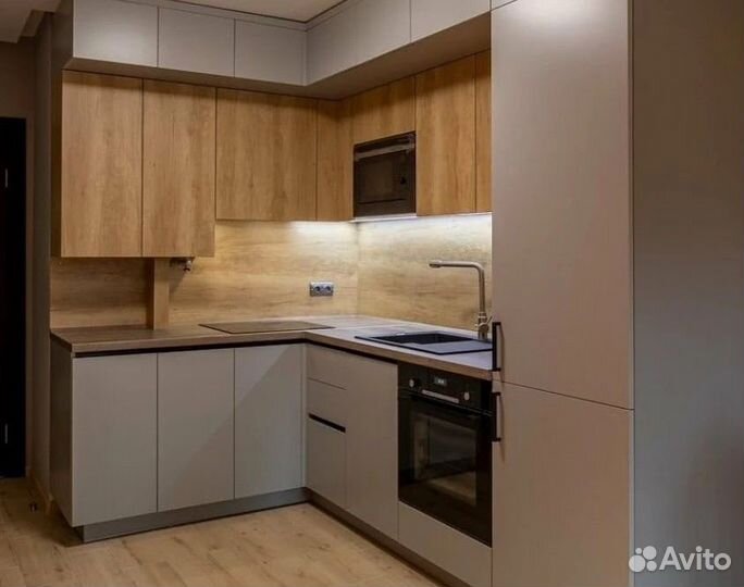 Угловая кухня в потолок + мойка в подарок