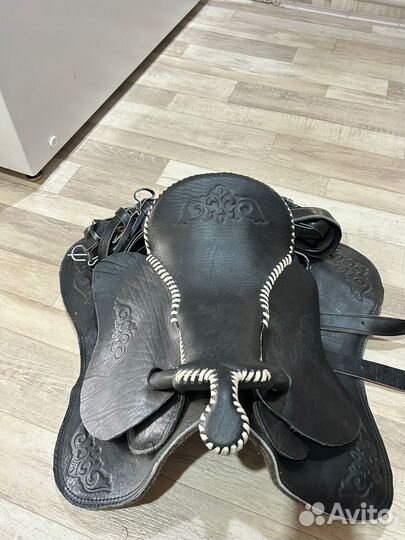 Седло для лошади