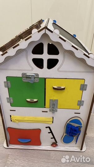Бизиборд(развивающий домик)