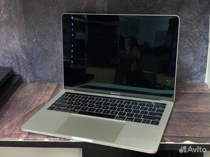 Ноутбук MacBook Pro Touchbar 13 2017