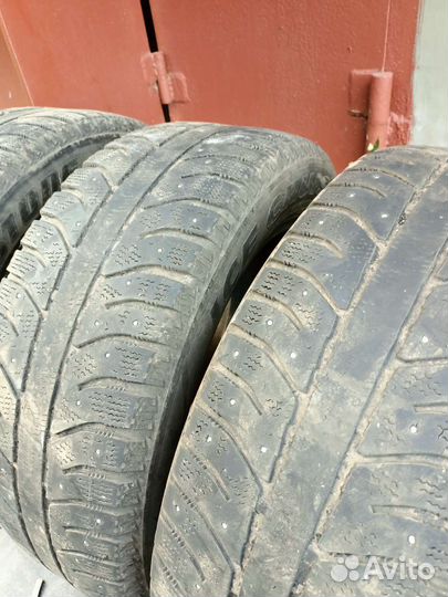 Bridgestone Ice Cruiser 7000 205/60 R16