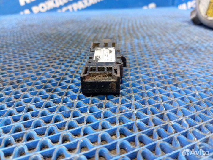 Датчик удара Mercedes-Benz W220 седан 2001