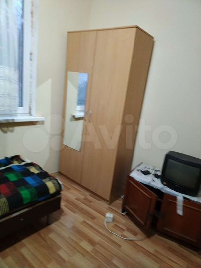 Комната 12 м² в 8-к., 2/2 эт.