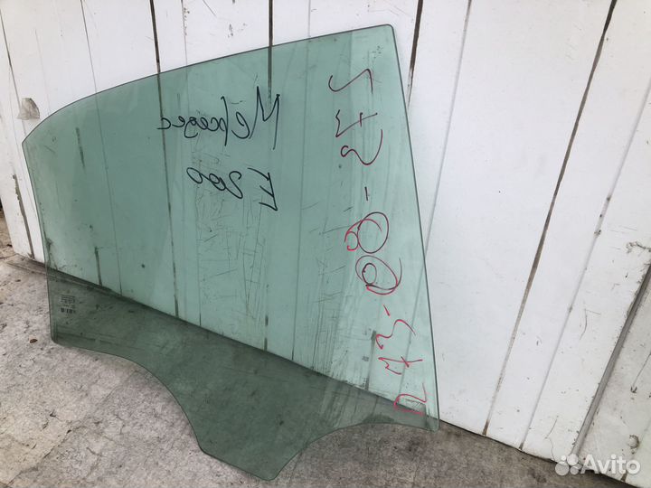 Стекло двери задней правой Mercedes-Benz E-Class