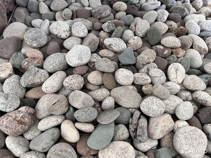 Галька речная разноцветная фр. 40-70