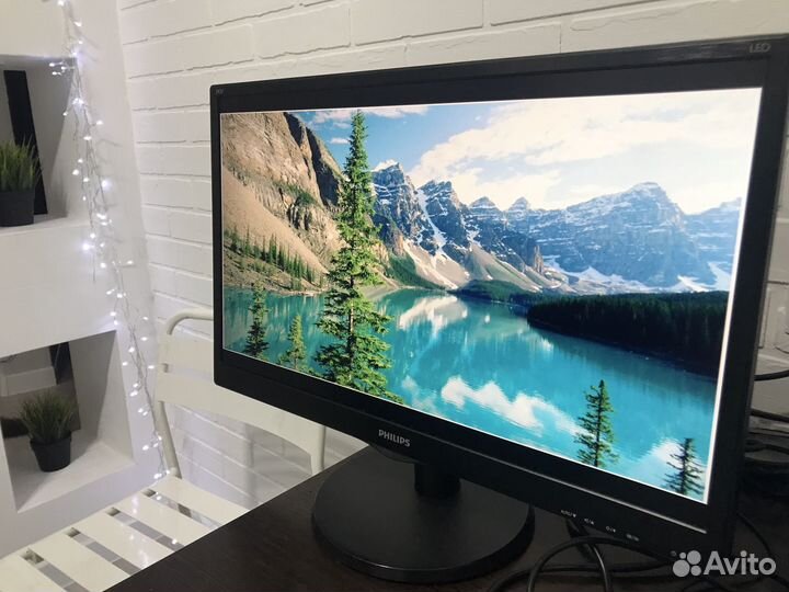 Монитор Philips 24