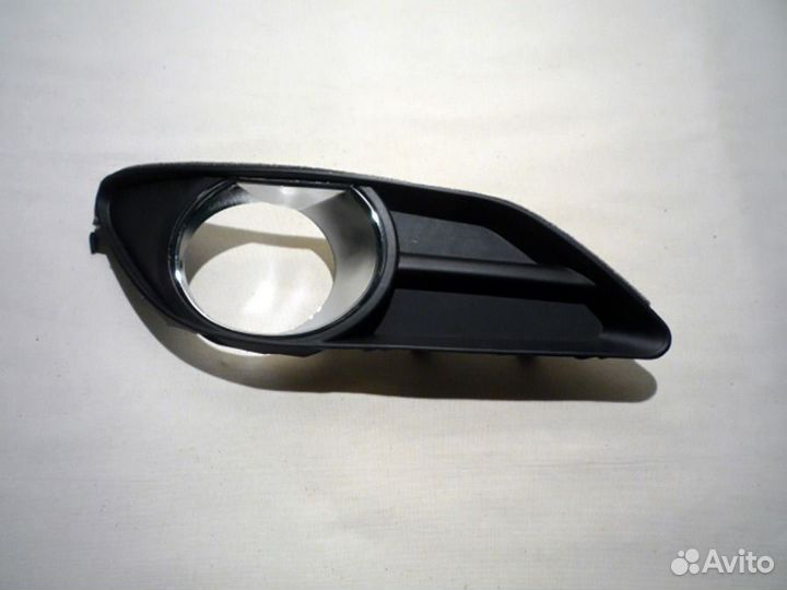 Решетка переднего бампера Тойота Камри V 40 V40