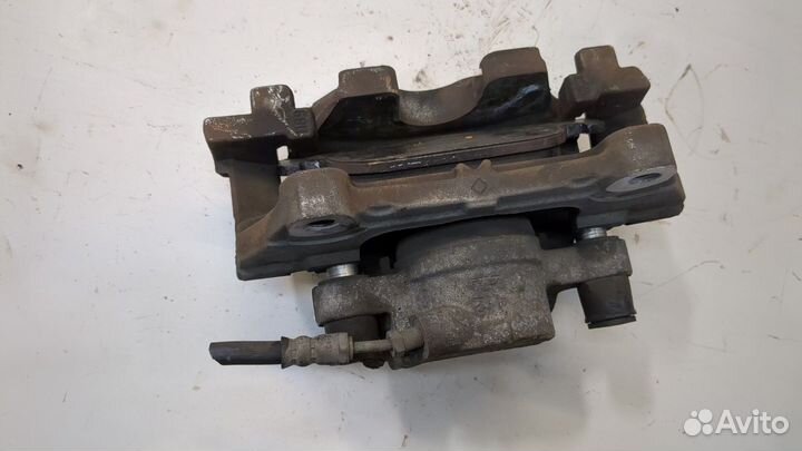 Суппорт правый передний Volvo XC90