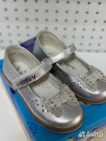 Туфли для девочки новые