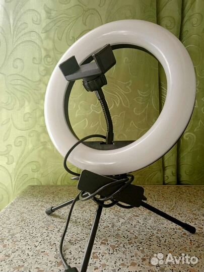 Лампа настольная для видения трансляции