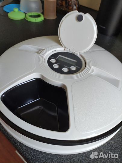 Автоматическая кормушка для животных