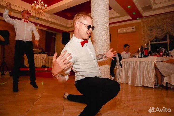 Современный креативный ведущий на свадьбу