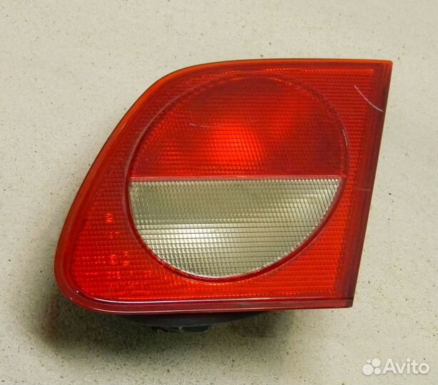 Фонарь задний правый внутренний MB W210 (царапины)