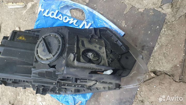 Фара левая skoda yeti