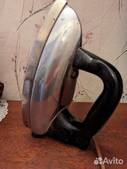 Утюг старинный