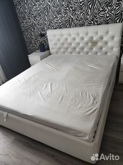 Кровать двухспальная с матрасом бу 160* 200