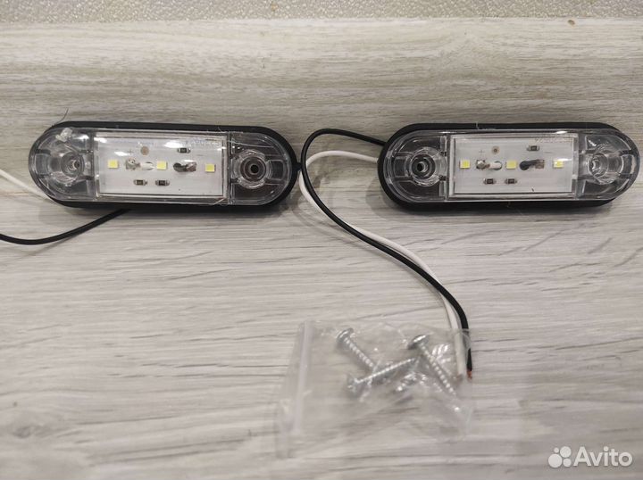 Фонарь боковой 12V 3 диода красный и белый