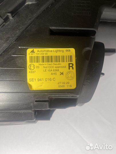 Фара передняя Skoda Octavia A7