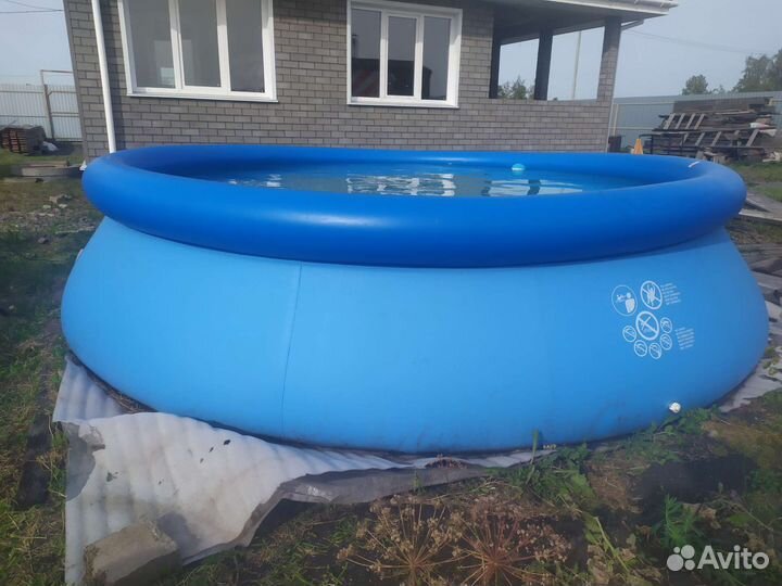 Надувной бассейн