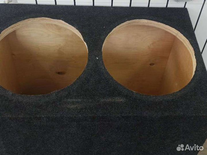 Продаётся короб под два пятнадцатых сабвуфера
