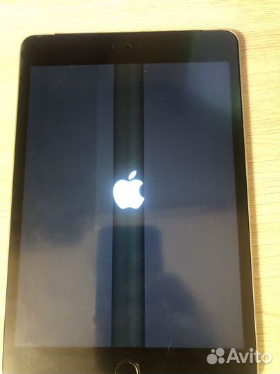 iPad mini 4 (на запчасти или восстановление)