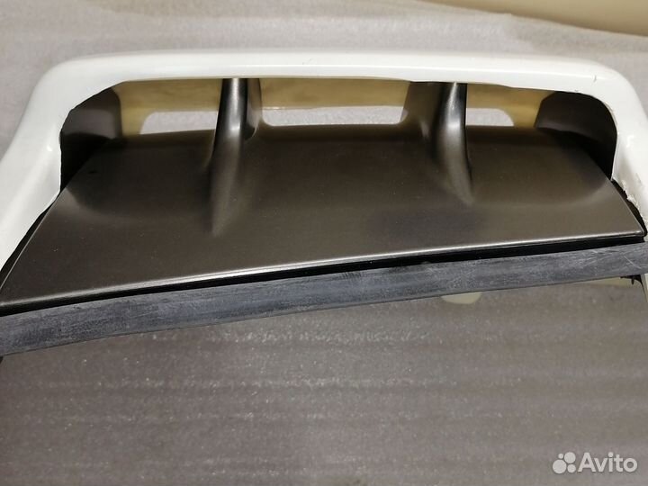 Панель боковая правая isuzu cyz52dizel