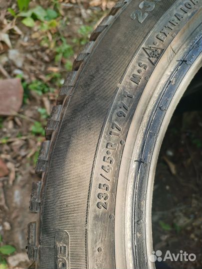 Continental ContiIceContact 235/45 R17