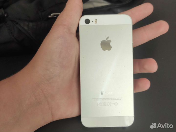 Телефон iPhone 5s