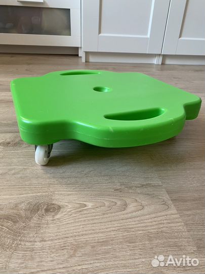 Четырёхколёсный скейтборд