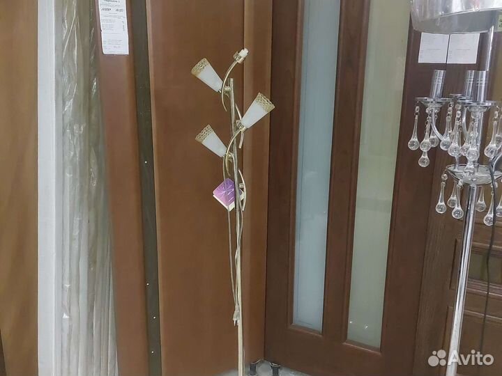 Двери межкомнатные новые без коробок и наличников