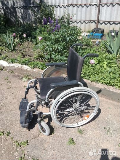 Инвалидная коляска