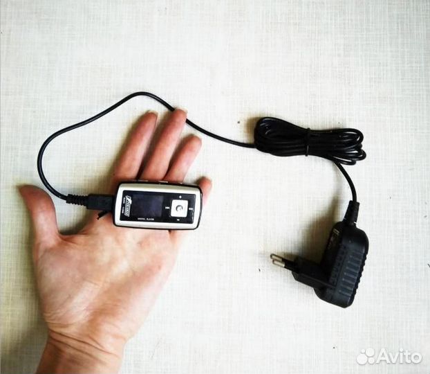 Карманный mp3 плеер с радио Powerman XL650 512мб