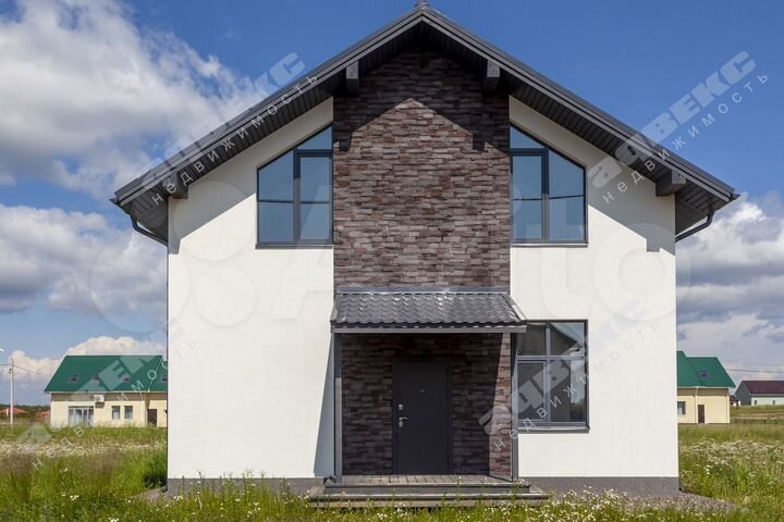 Коттедж 203 м² на участке 14 сот.