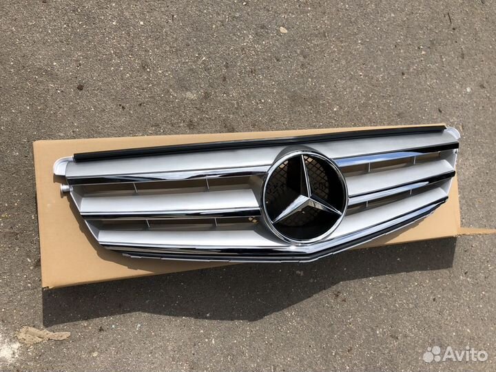 Решетка радиатора Mercedes C204 W204