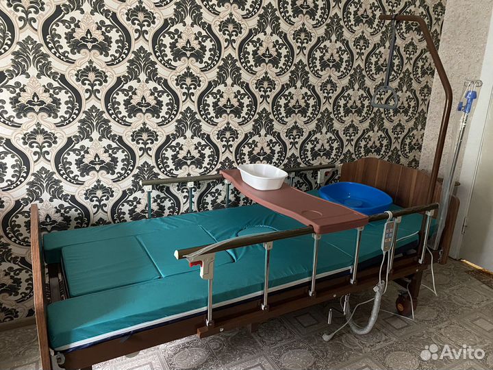 Кровать с электроприводом для лежачих больных