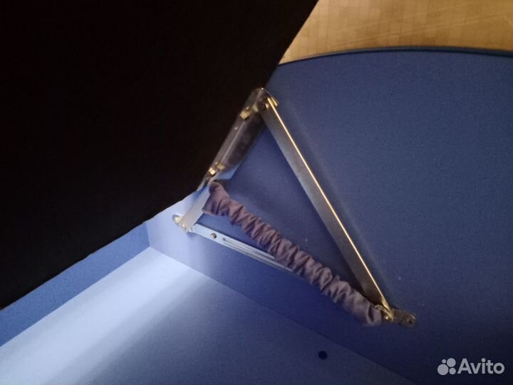 Детская кровать машина