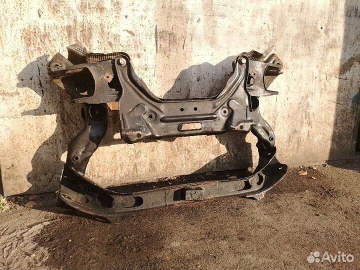 Подрамник передний Мерседес W211