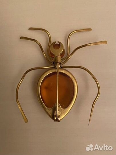 Брошь янтарь паук